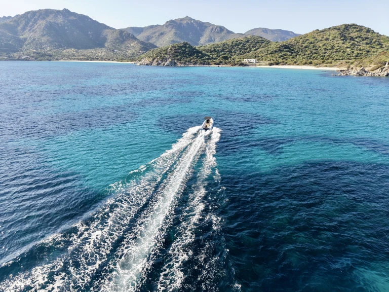 Novamarine RH600 de alquiler a Villasimius