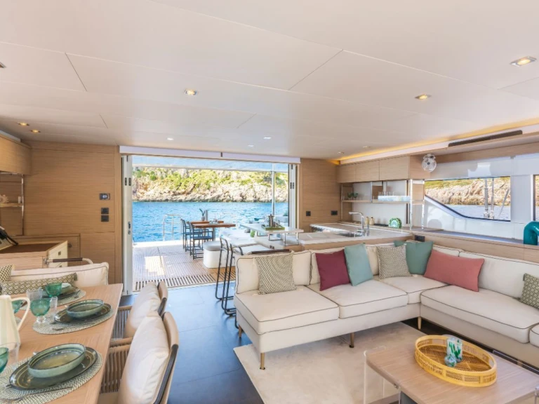 Alquiler Catamarán Lagoon con o sin  título de navegación