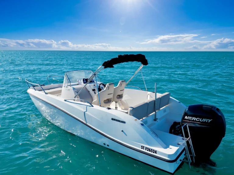 Alquiler de barcos Le Cap d'Agde barato de Activ 675 Open