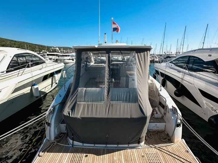 Alquiler de Bavaria Bavaria SR41 en Punat