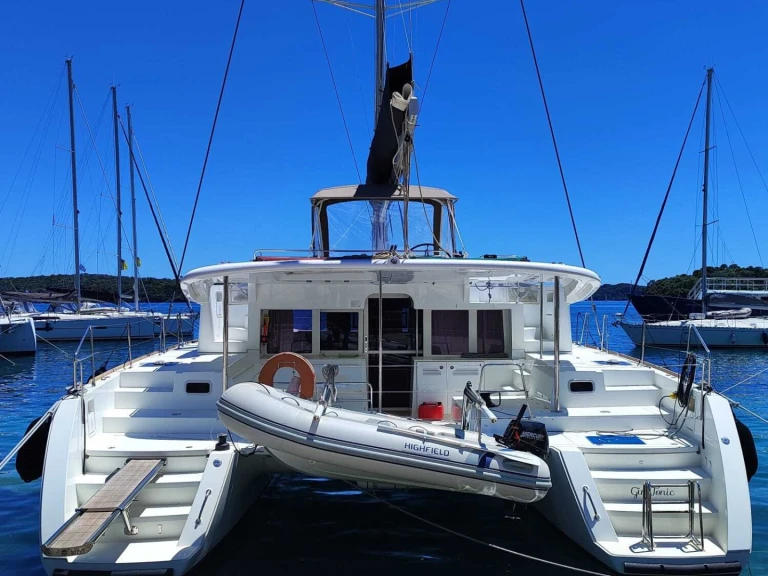 Alquiler de barcos Perigiali barato de Lagoon 450 F