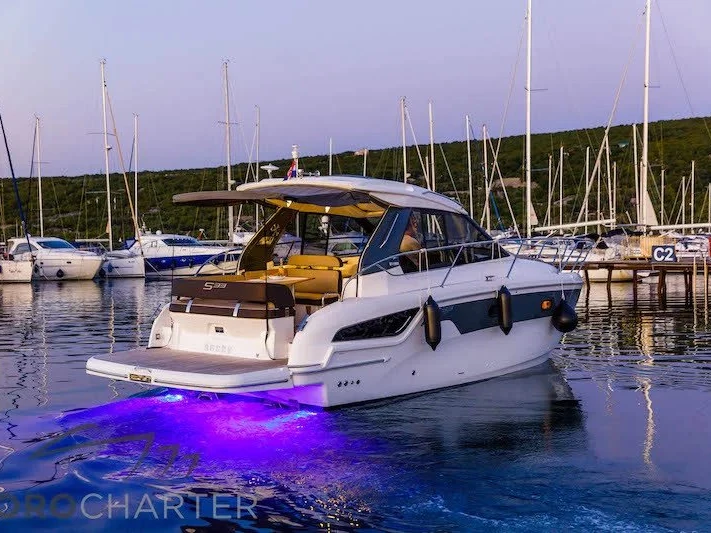 Alquiler de embarcaciones Bavaria Bavaria 33 Sport HT enPunat en Samboat