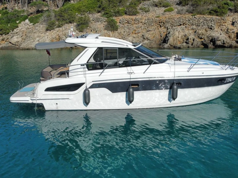 Alquiler de Bavaria Bavaria 33 Sport HT en Punat