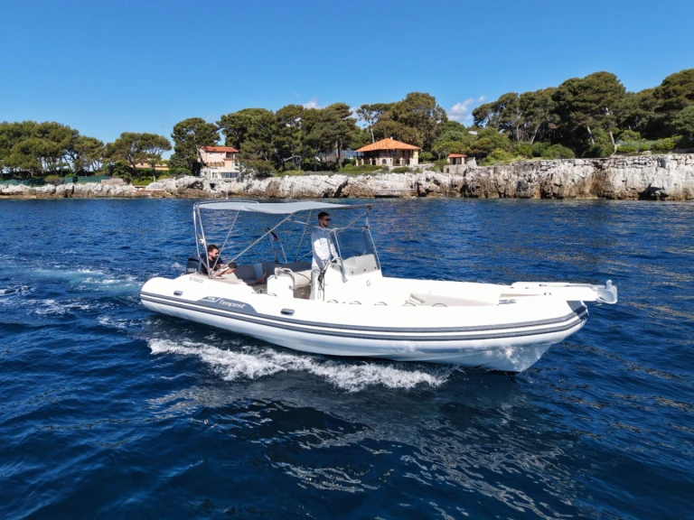 Alquiler de Capelli Tempest 775 en Cannes
