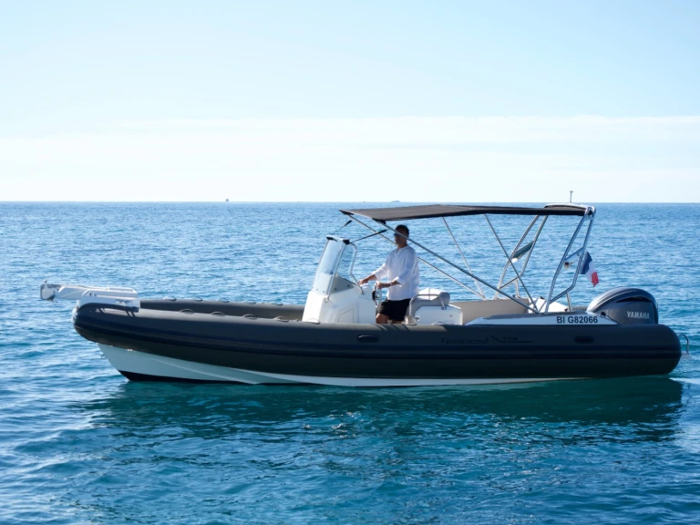 Alquiler de Capelli Tempest 775 en Golfe-Juan