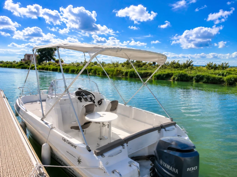 Alquiler de embarcaciones Jeanneau Cap Camarat 5.5 CC Serie 2 Style enPalavas-les-Flots en Samboat