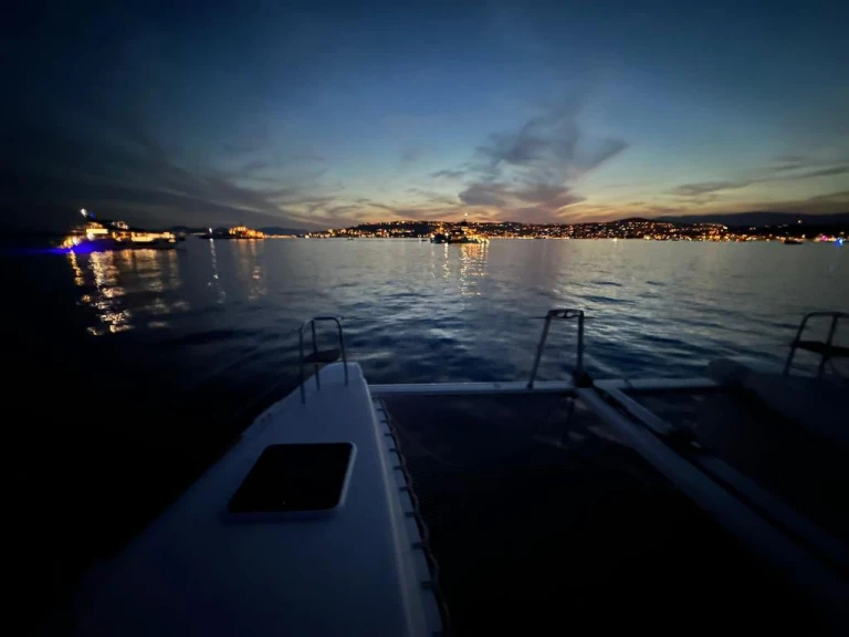 Alquiler Catamarán en Cannes - Lagoon Lagoon 40 Motor Yacht