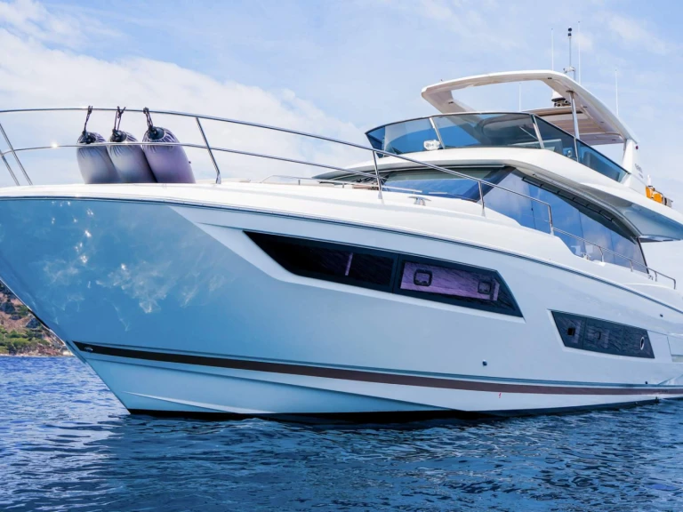 Alquiler Yate de lujo Prestige Yachts con o sin  título de navegación