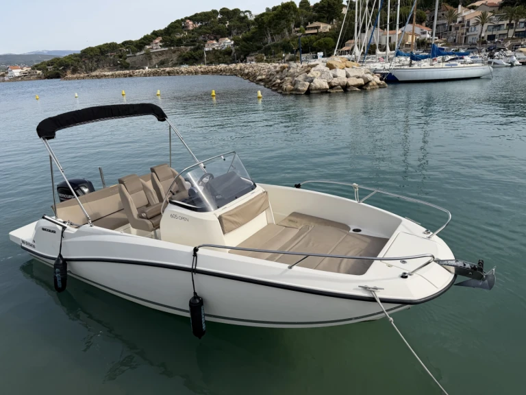 Quicksilver Activ 605 Open de alquiler a La Madrague