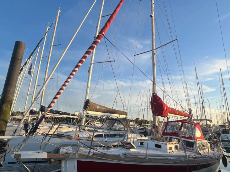 Alquiler de Velero, con o sin patrón Yes La Rochelle