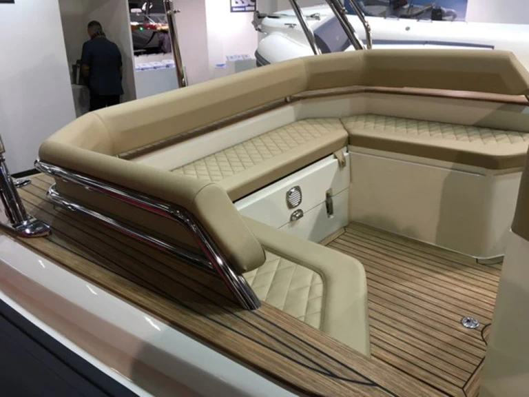 Alquiler de Bsc 70 Sport en Hyères