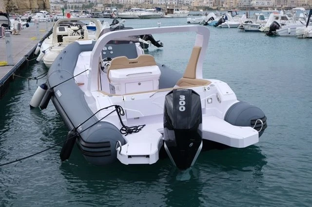 Alquiler de embarcaciones Italboats STHINGER 28 GT enHyères en Samboat