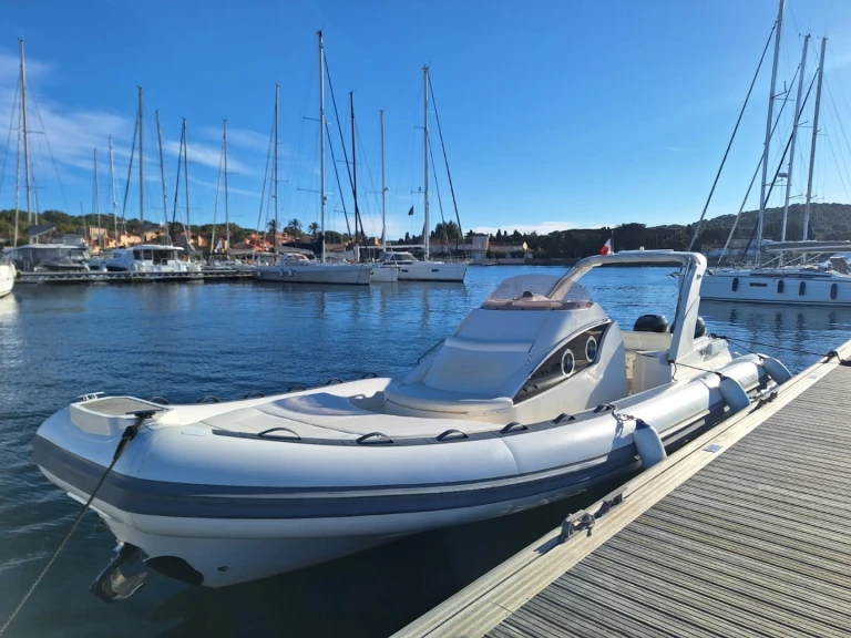 Alquiler de Bwa BWA 34 en Hyères