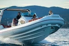 Alquiler de Neumática, con o sin patrón ZODIAC MILPRO Hyères