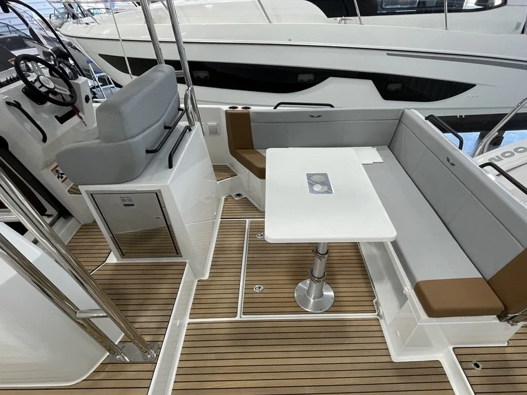 Alquiler de barcos Cogolin barato de Flyer 9