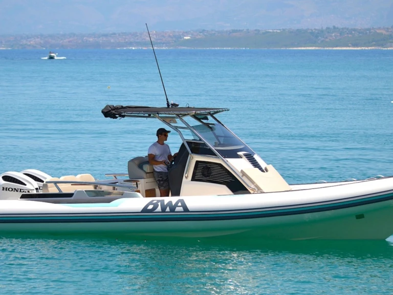 Alquiler de embarcaciones Bwa PREMIUM 30 enCogolin en Samboat