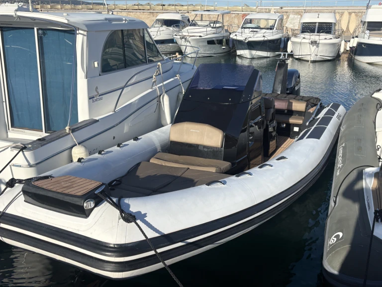 Alquiler de barcos Cavalaire-sur-Mer barato de Eagle 8