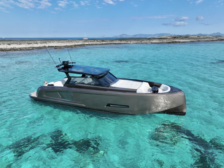 Alquiler de embarcaciones Vanquish VQ 45 enIbiza (Ciudad) en Samboat