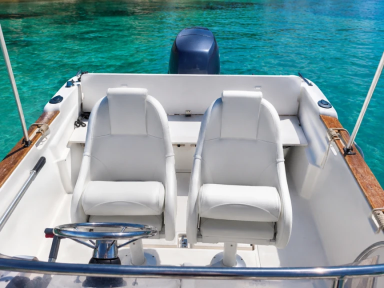 Jeanneau Cap Camarat 545 CC de alquiler a Sainte-Maxime