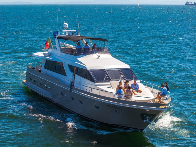 Alquiler de barcos Cascais barato de falcon 82