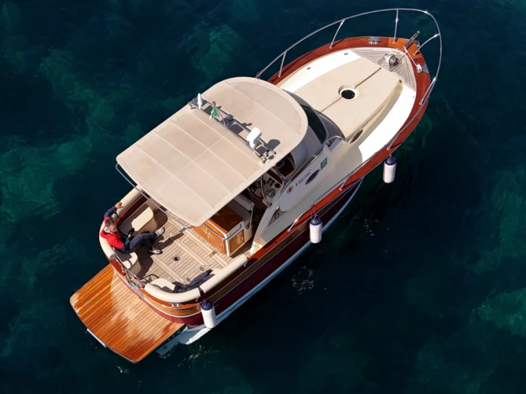 Alquiler Lancha en Sorrento - Tirrenia Viveur 28