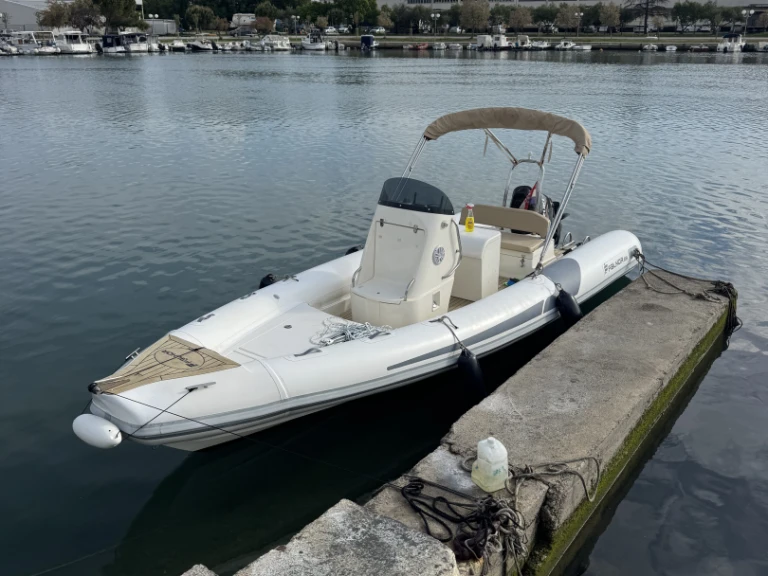 Alquiler Zadar - Falkor falkor 23 en SamBoat