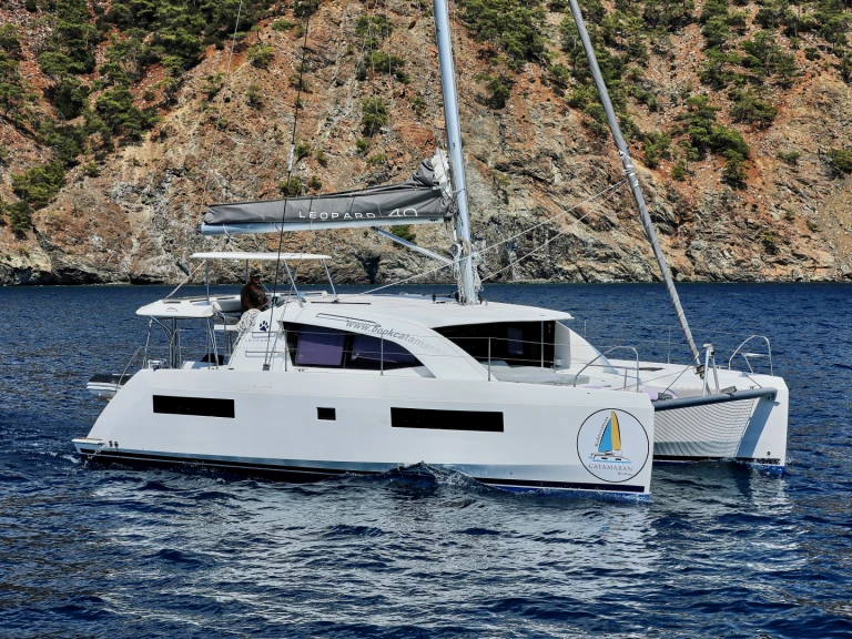 Alquiler de barcos Tivat barato de Leopard 40