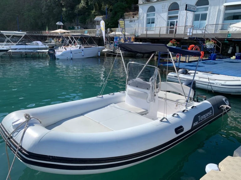 Alquiler de embarcaciones Capelli Tempest 505 enSestri Levante en Samboat