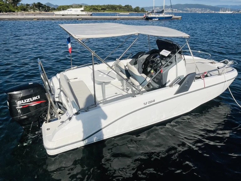 Bénéteau Flyer 6.6 SPACEdeck de alquiler a Antibes