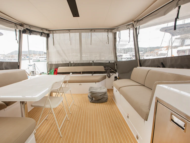 Alquiler de barcos Lefkáda barato de Nautitech 44