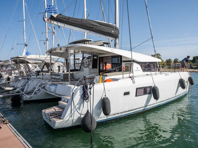 Alquiler de Catamarán, con o sin patrón Lagoon Néa Péramos