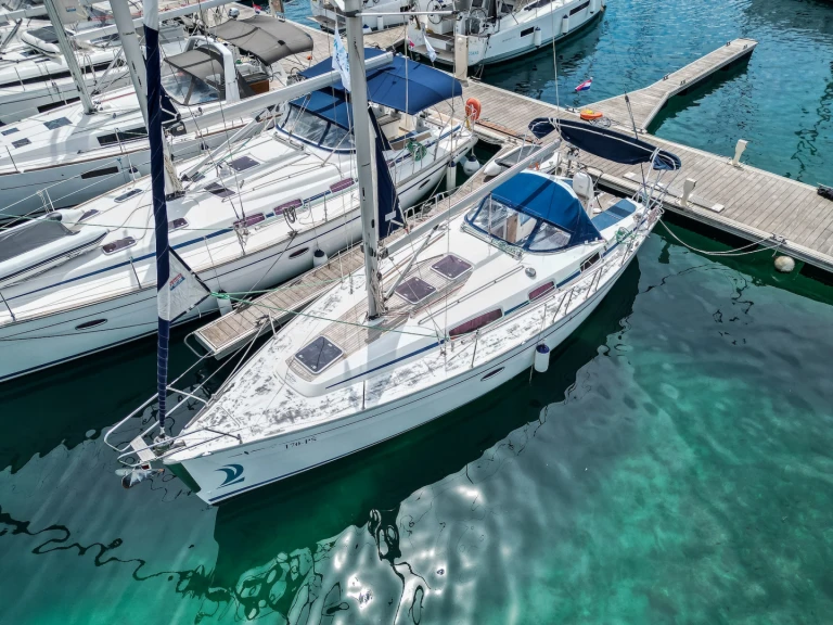 Velero para alquilar Primošten al mejor precio
