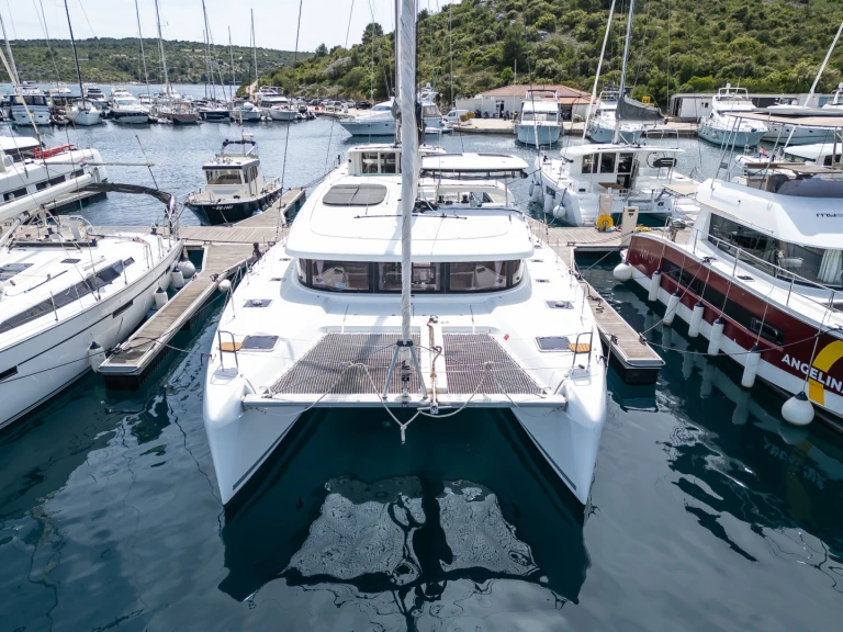 Alquiler de Catamarán, con o sin patrón Lagoon Primošten
