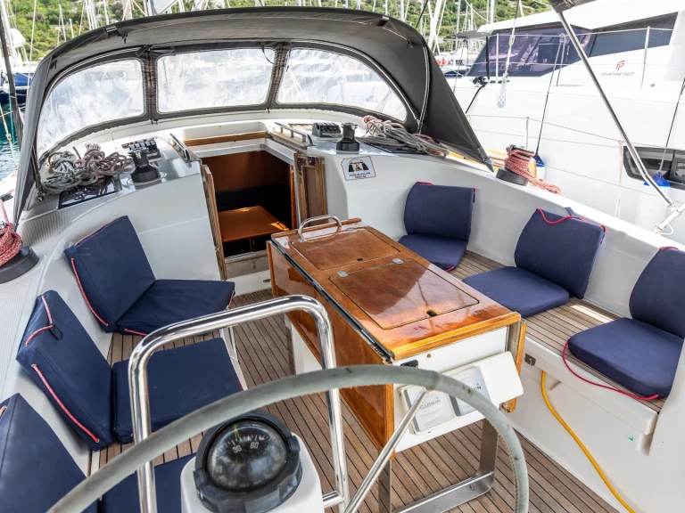Bavaria Cruiser 40 de alquiler a Primošten
