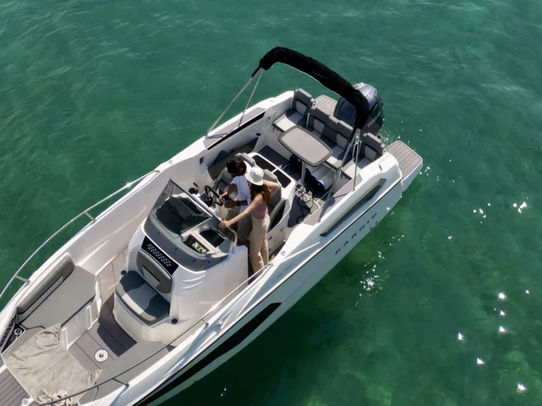 Alquiler de embarcaciones Karnic sl 701 enSirmione en Samboat