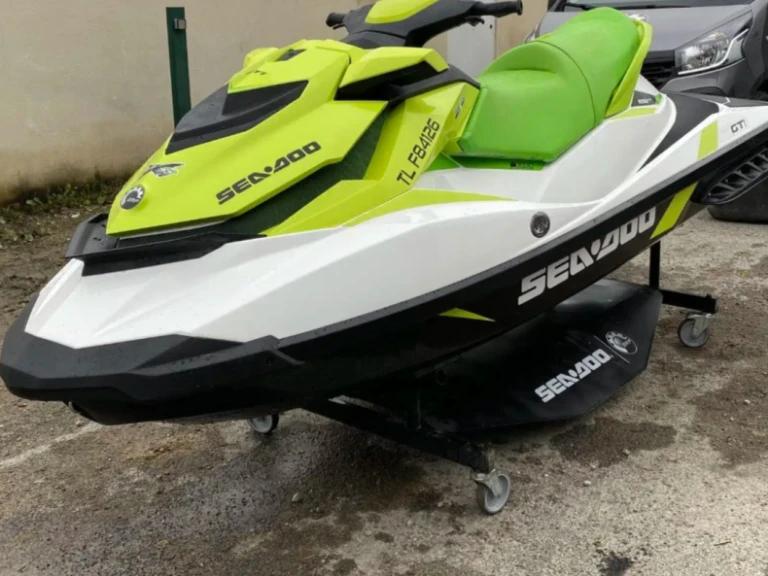Moto de agua para alquilar Canet-en-Roussillon al mejor precio