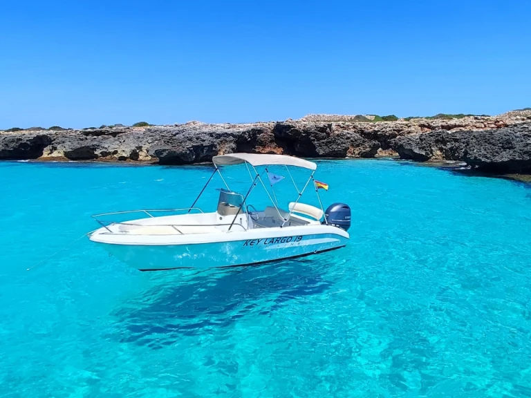 Alquiler de embarcaciones Sessa Marine Key Largo 19 enPuerto de Fornells en Samboat