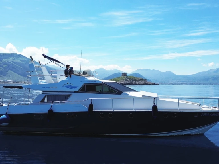 Alquiler de River Craft 45 Fly  en Castellammare del Golfo