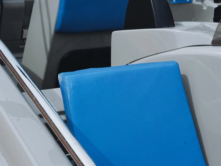 Alquiler Lancha Clear con o sin  título de navegación