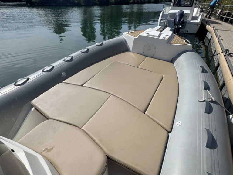 Alquiler de embarcaciones Capelli Tempest 700 enMandelieu-la-Napoule en Samboat