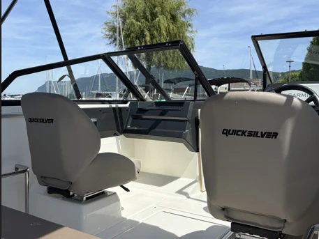 Alquiler de Quicksilver Activ 555 Bowrider en Aix-les-Bains