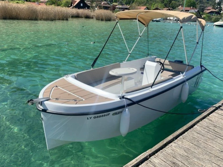 Alquiler de barcos Annecy barato de 520 Premium