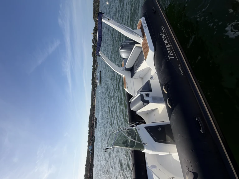 Alquiler de embarcaciones Capelli Tempest 770 Sun enLège-Cap-Ferret en Samboat