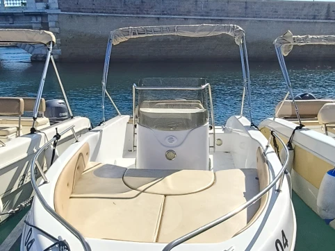 Lancha para alquilar Taranto al mejor precio