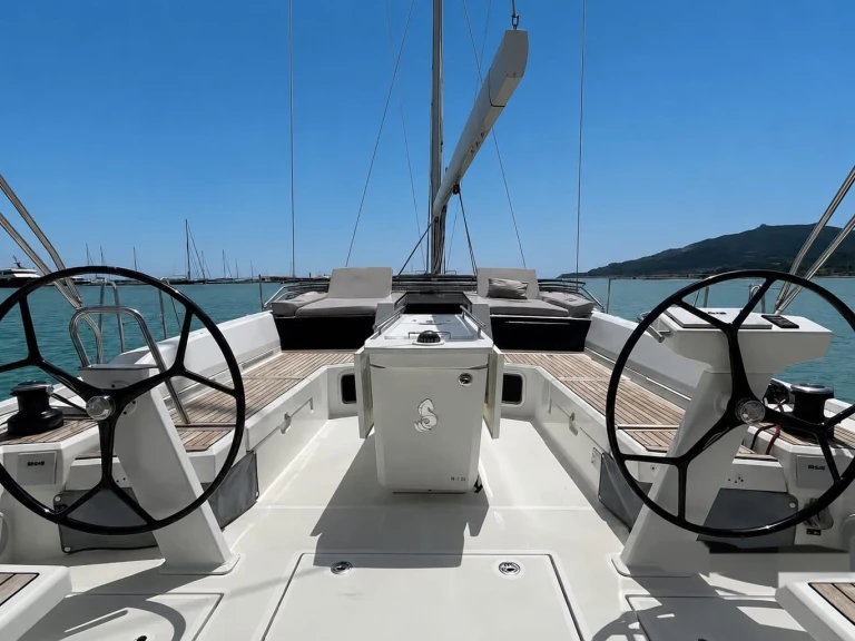 Alquiler de Velero, con o sin patrón Bénéteau Vlycho