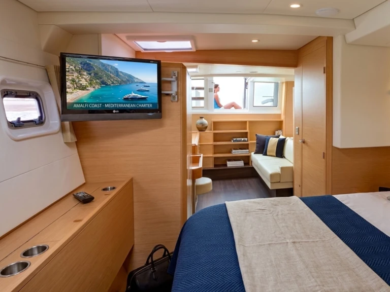 Alquiler de embarcaciones Lagoon Lagoon 620 (3 cab) enCastellammare di Stabia en Samboat