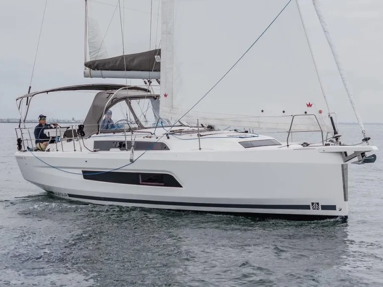 Alquiler de barcos Ribishi barato de Dufour 37