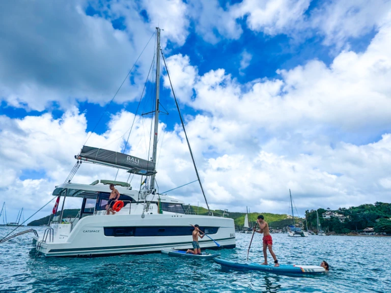 Alquiler de barcos Le Marin barato de Bali Catspace Voile