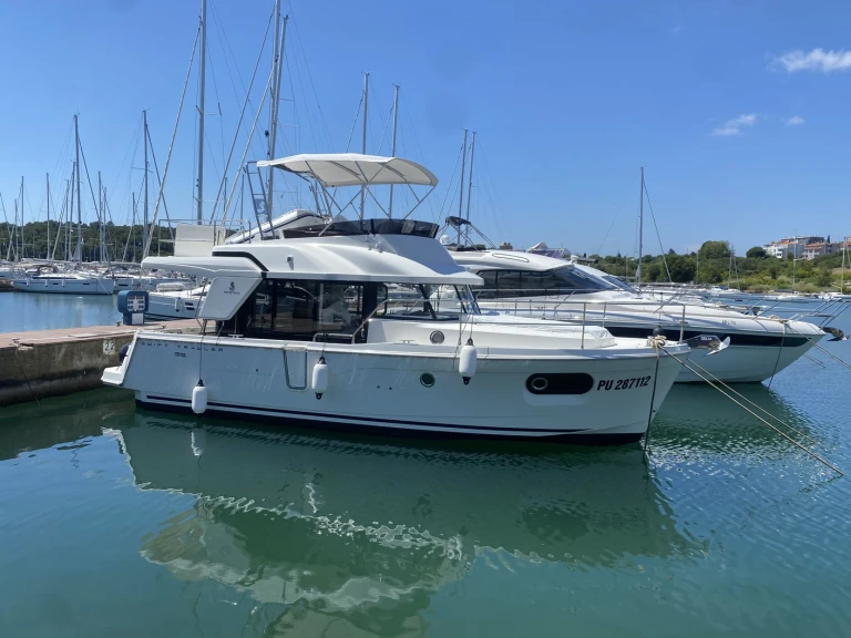 Alquiler de barcos Pula barato de Swift Trawler 35