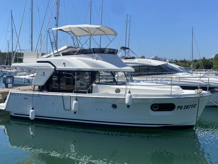Alquiler de barcos Pula barato de Swift Trawler 35